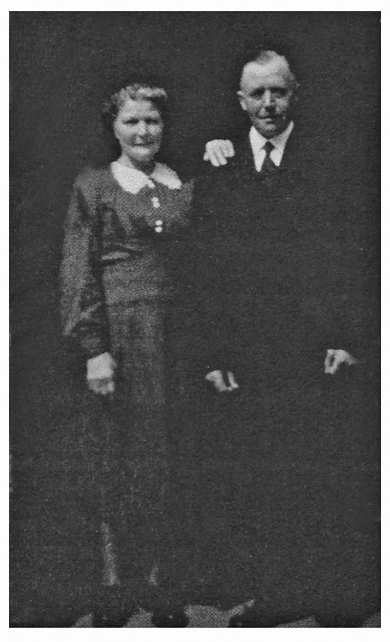 Alfred Laurits Christiansen (I05750) (1883-1968) og Anna Hansigne Christensen (I05741) (1888-1964) - ved datteren Ernas bryllup 26. maj 1949